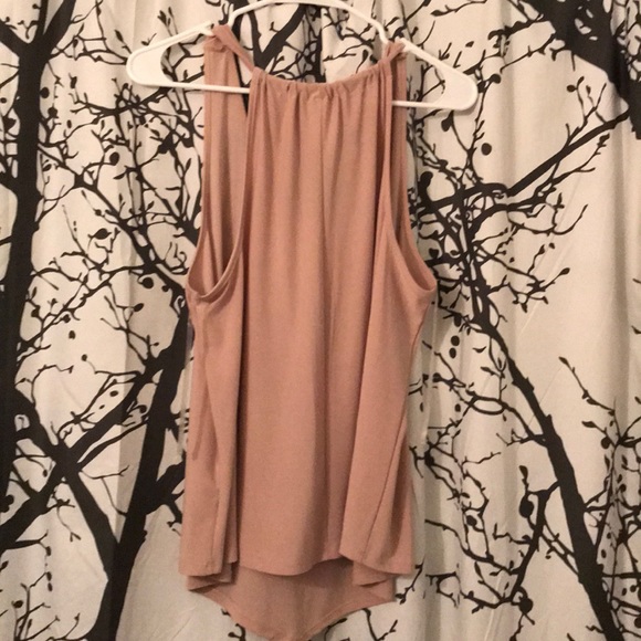 Asymmetrical handkerchief top - Picture 3 of 3